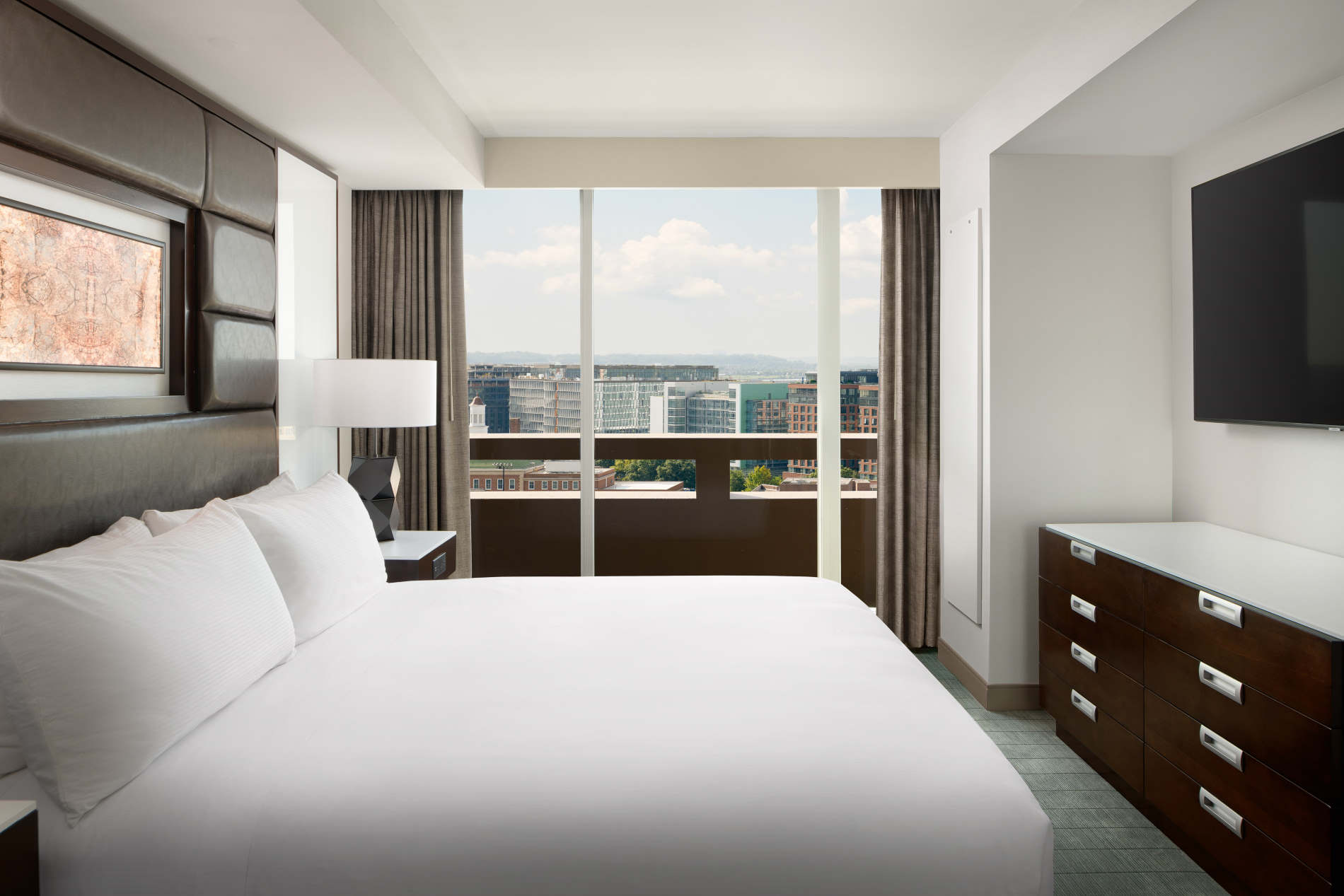 Hotel Rooms & Suites In Washington DC